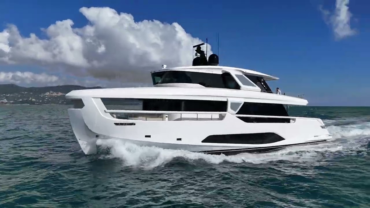 Ferretti Yachts INFYNITO 90: how far can your imagination roam?