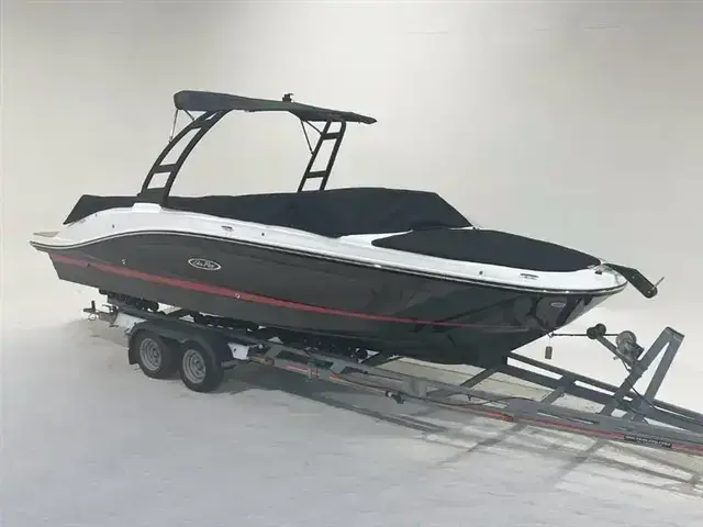 Sea Ray 230 SLX