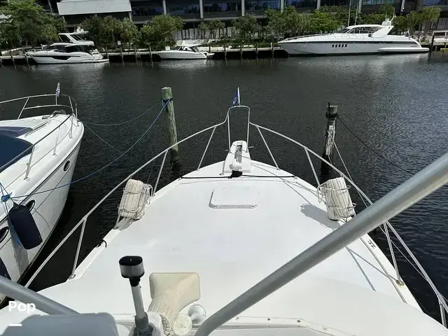 Hatteras 43 Convertible