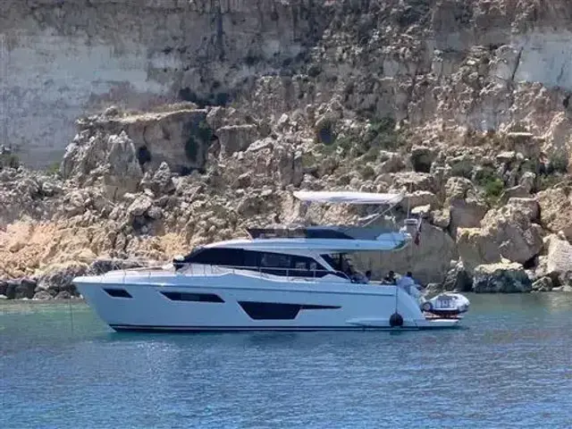 Ferretti Yachts 500