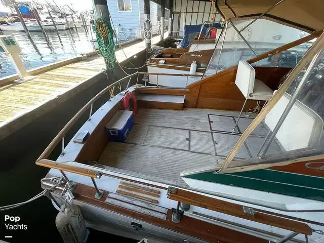 Chris Craft Constellation 34