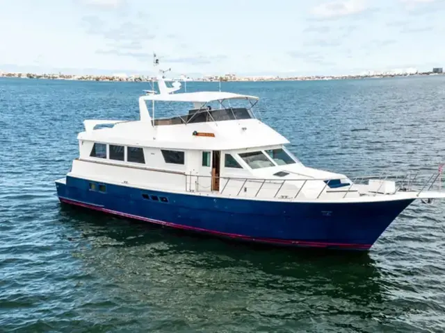 Hatteras 72 Cockpit Motoryacht