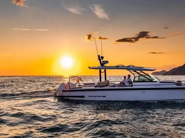 Axopar 37 Sun Top