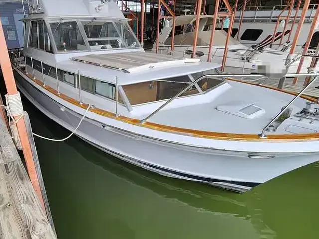Chris Craft 380 Commander