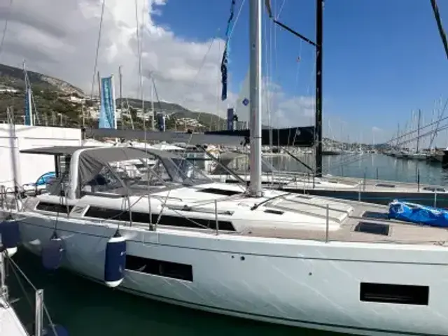 Beneteau Oceanis Yacht 54