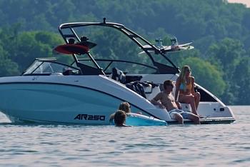 Yamaha 252SD Review: Speed to the Sandbar