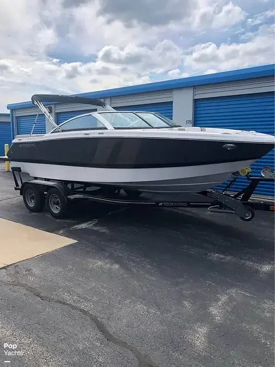 Four Winns Horizon 210