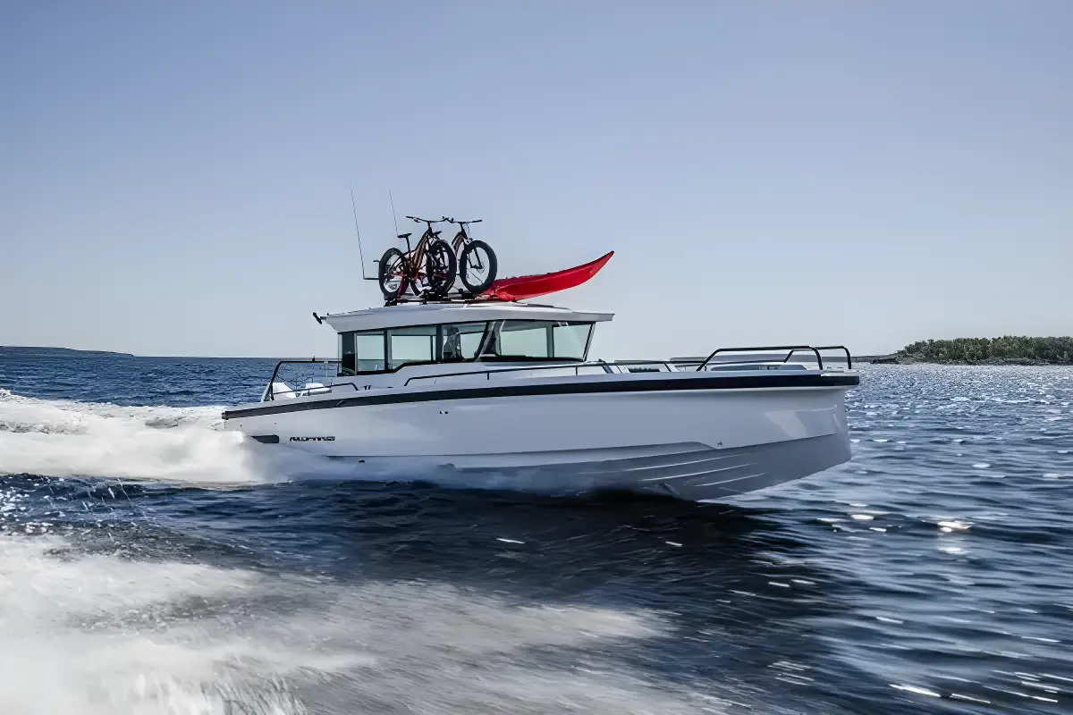 Axopar 37 Cross Cabin
