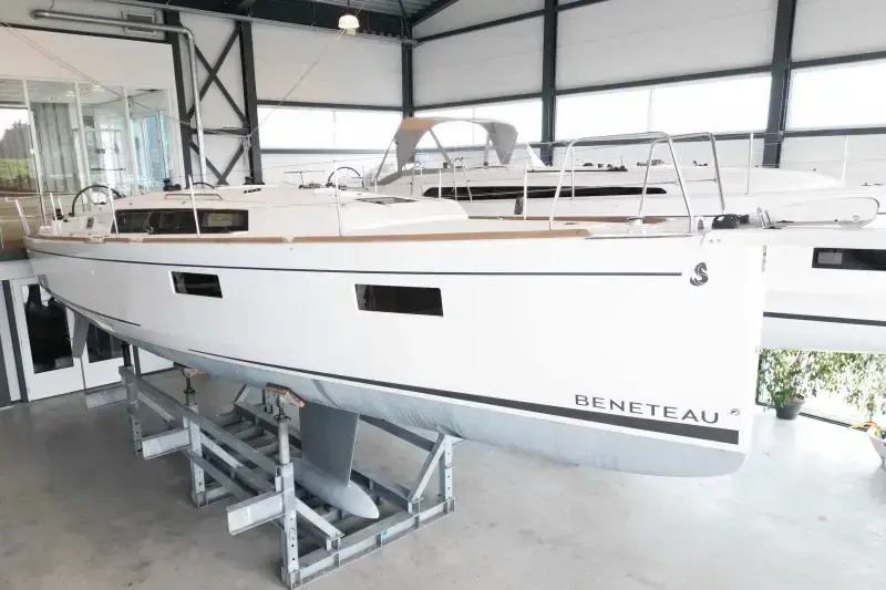 Beneteau Oceanis 38.1