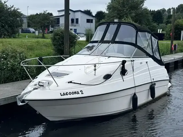 Regal 242 Commodore