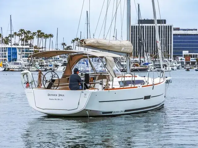 Dufour 360