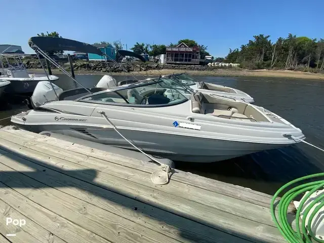 Crownline E235