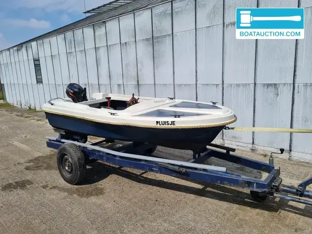 Custom Boats 330 for sale in Netherlands for €100 (£87)