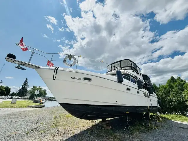 Bayliner 4387 Motoryacht for sale in Canada for $61,516 (£45,827)