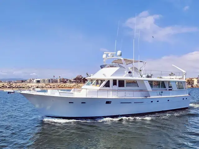 Hatteras 70 Extended Deckhouse