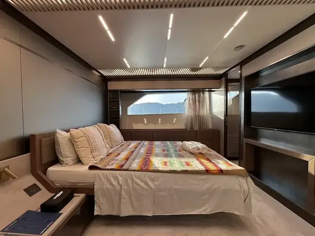 Ferretti Yachts 920