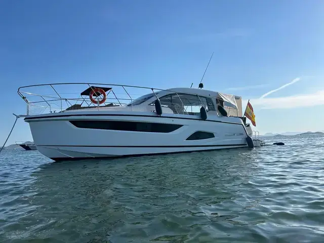 Sealine C390