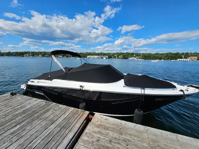 Monterey 258 Super Sport for sale in Canada for $74,900 (€46,716)