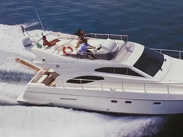 Ferretti Yachts 430