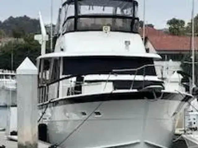 Hatteras 58 Cockpit Motor Yacht