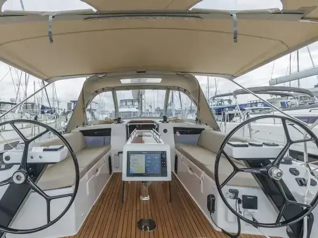 Dufour 390