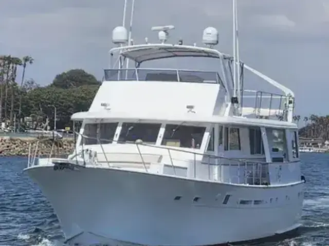 Hatteras 70 Extended Deckhouse
