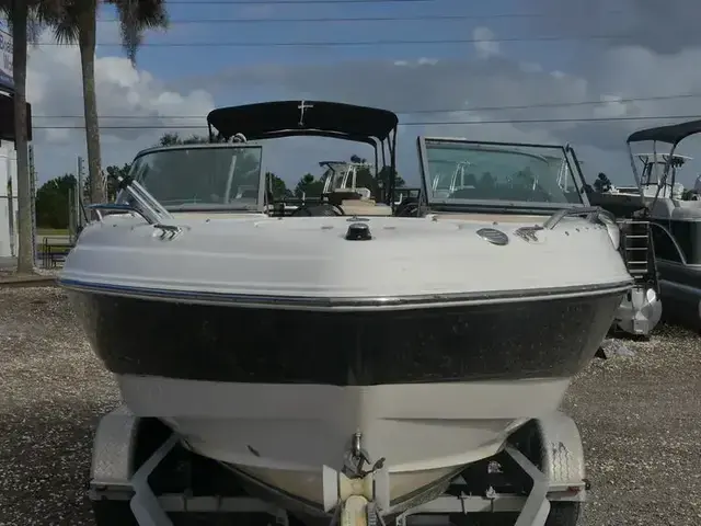 Chaparral 220 SSI