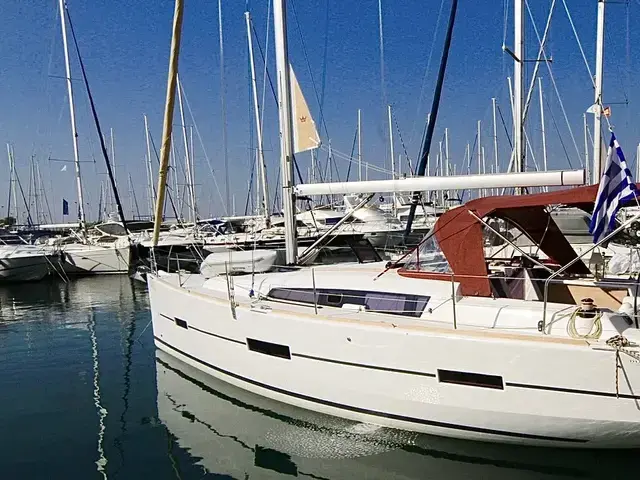 Dufour 412 Grand Large for sale in Greece for €149,000 ($173,432)