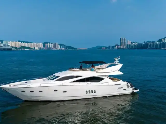 Sunseeker 82 Yacht