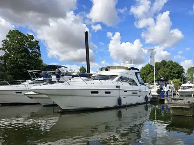 Sealine F43 Flybridge